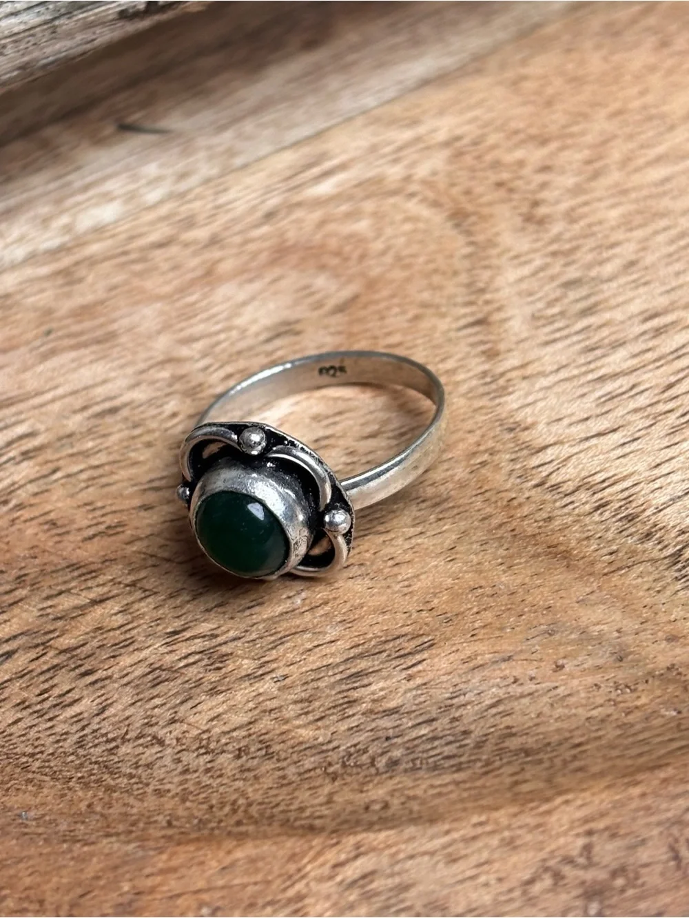 Silver Green Stone Flower Ring women’s size 7.5